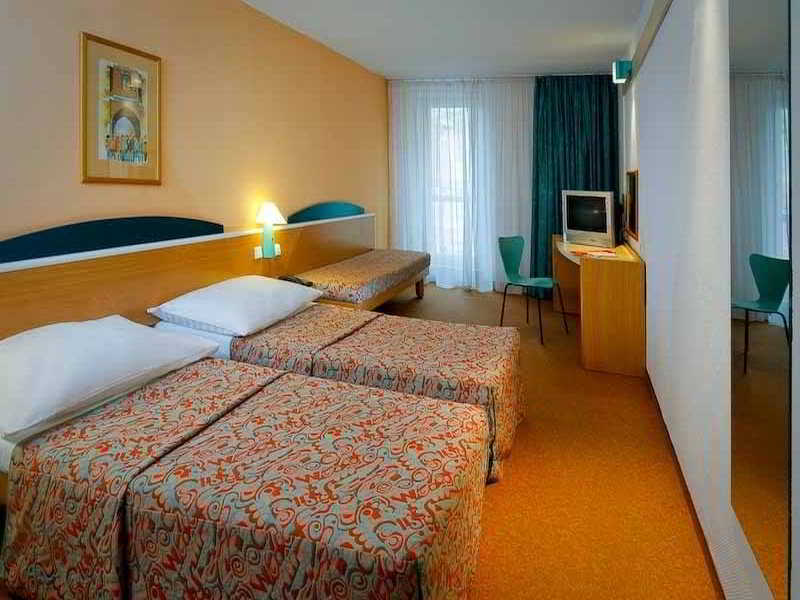 Pentahotel Prague Exterior photo